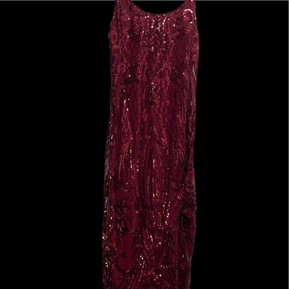 Red Sequin Design Dress with slit - Picture 4 of 6